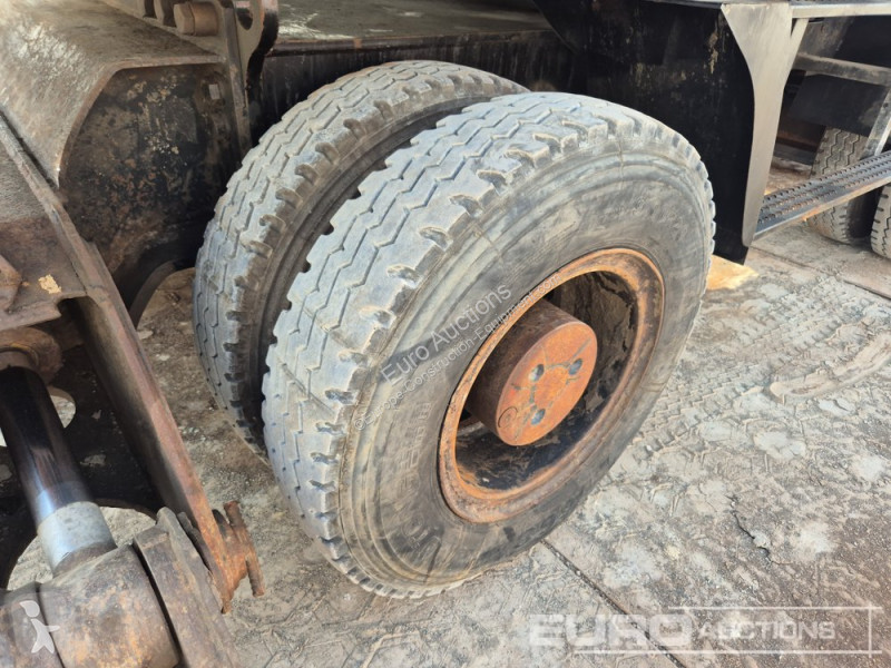 Escavadora Hitachi