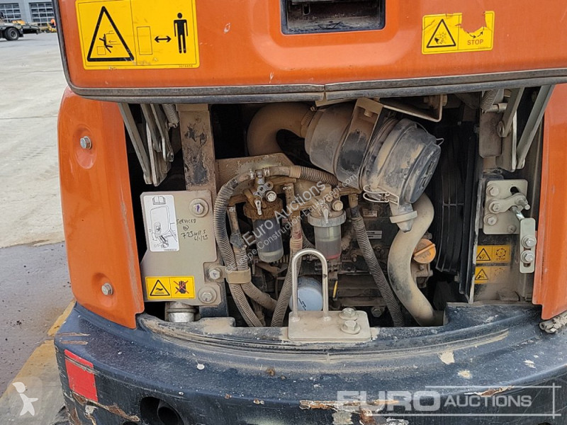 جرافة Hitachi ZX19U-6 YLR