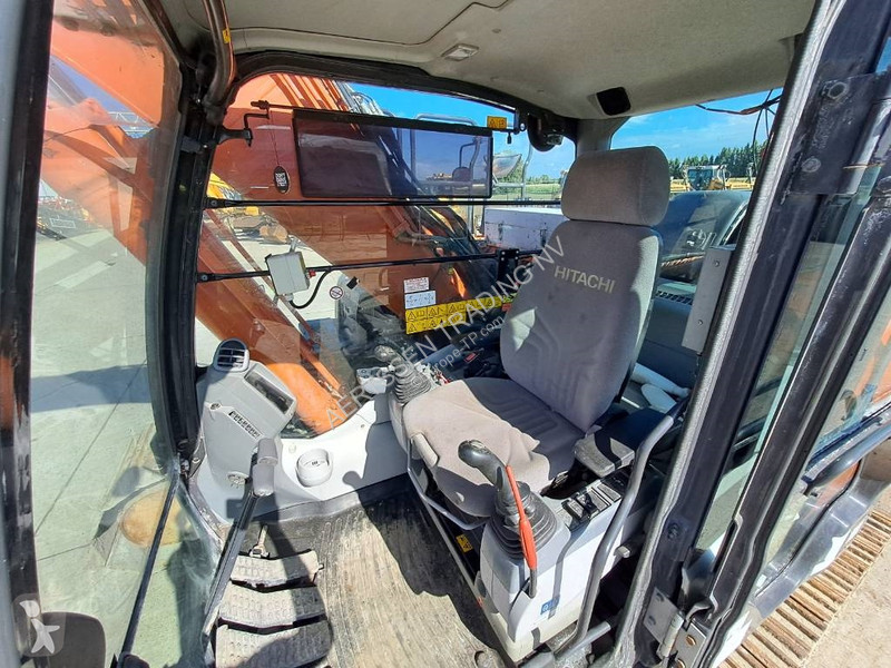 Excavator Hitachi -6
