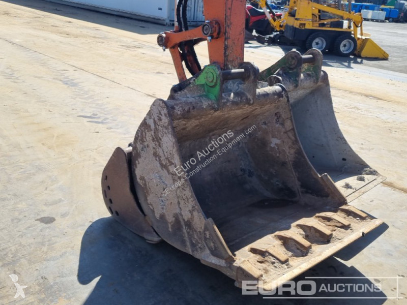 Escavatore Hitachi B-6