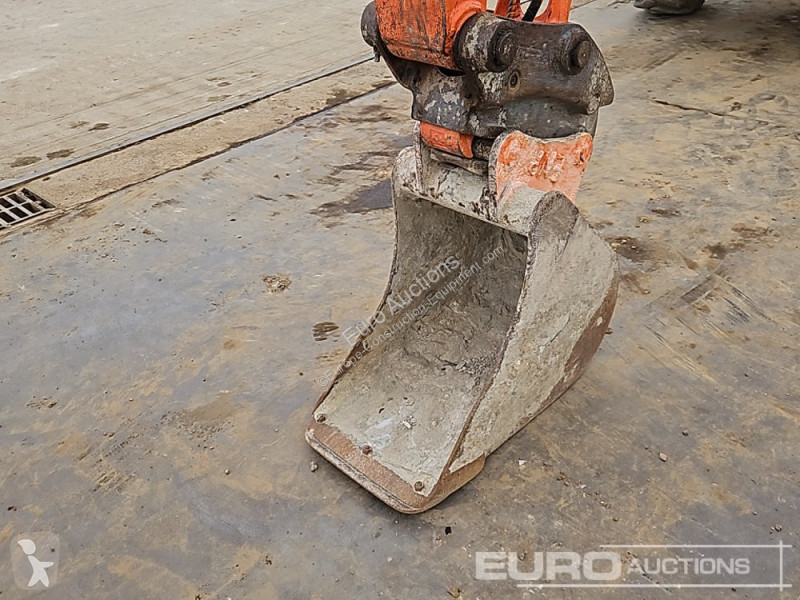 Escavatore Hitachi B-6