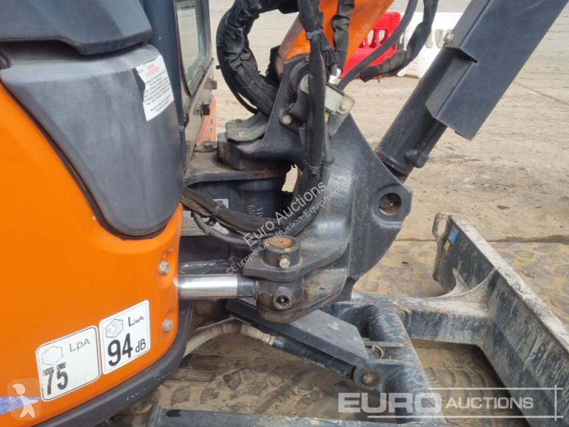 Lopatový nakládač Hitachi ZX33U-6 CLR
