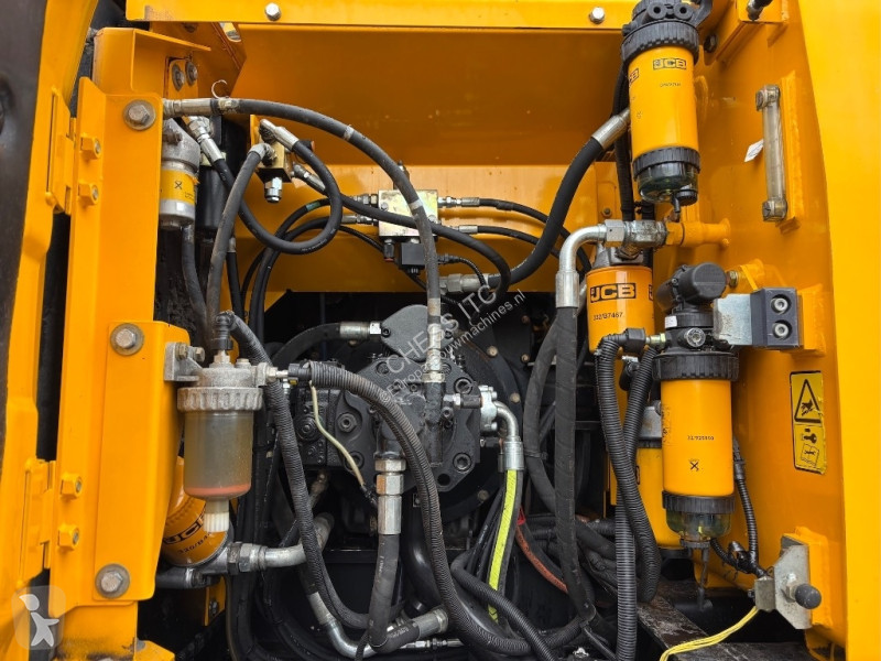 Escavadora JCB
