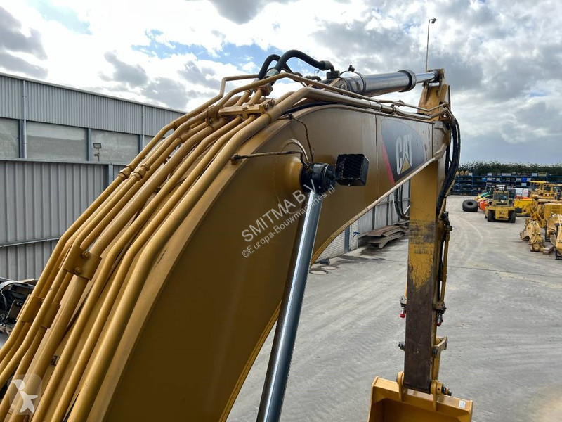 جرافة Caterpillar L