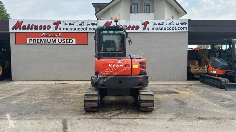 جرافة Kubota