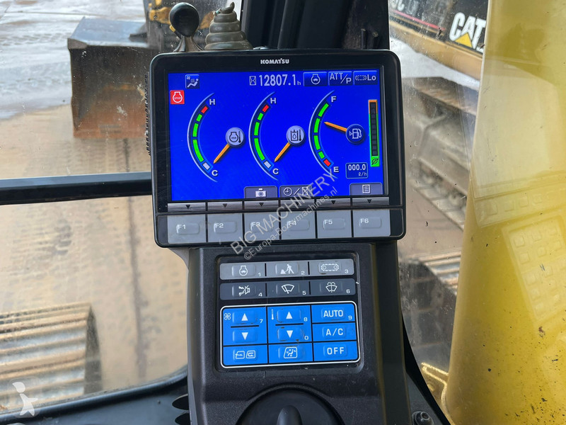 Skovl Komatsu Engcon and 3 x bucket