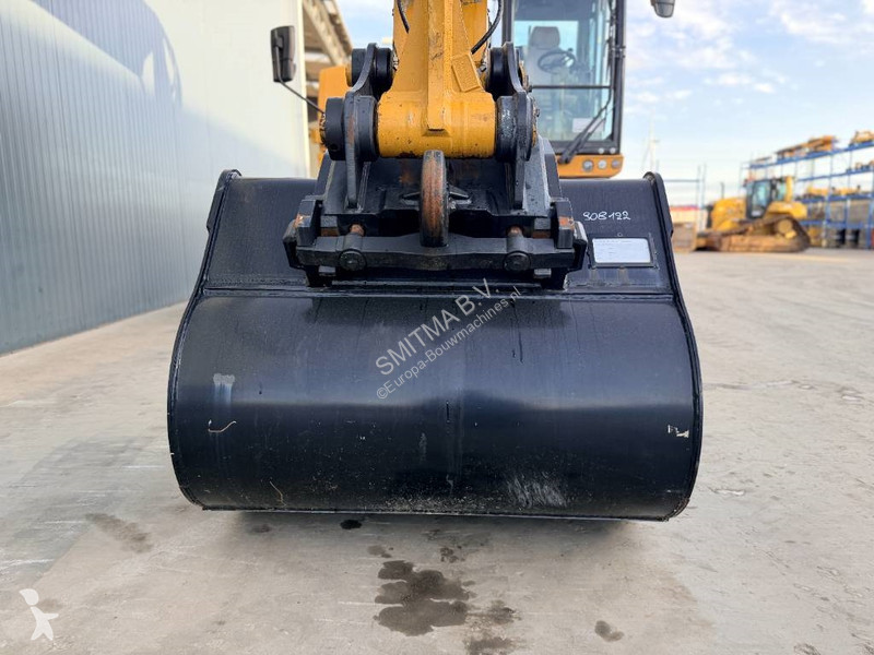 جرافة Caterpillar F