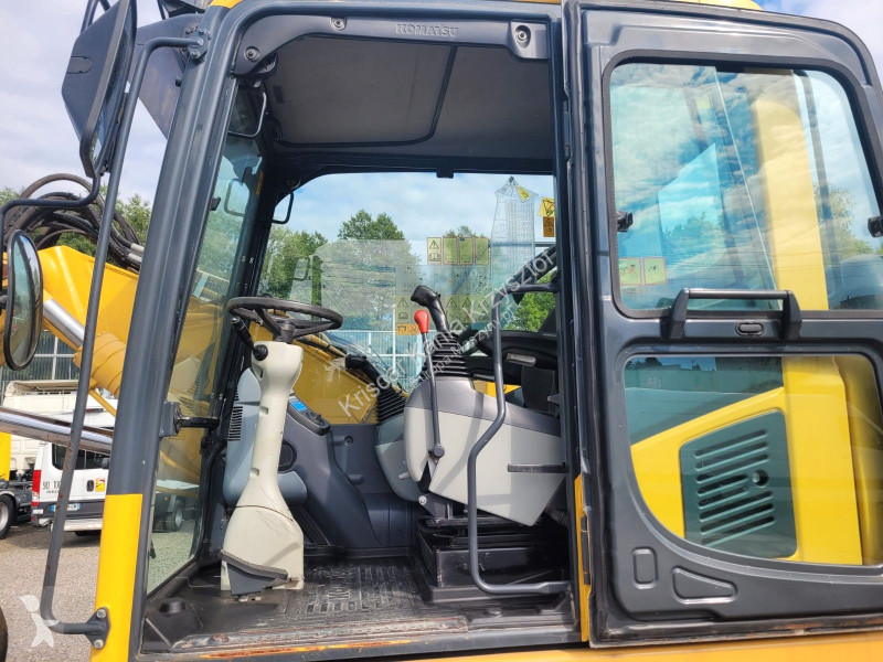 Lopatový nakládač Komatsu - 8 A/C 3 ARMS