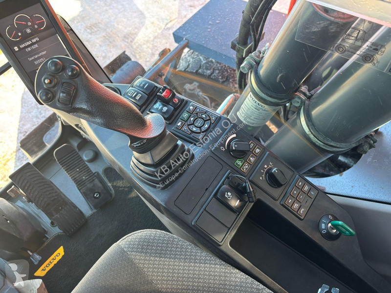 Rýpadlo Volvo E TILTROTATOR / AC / CENTRAL...