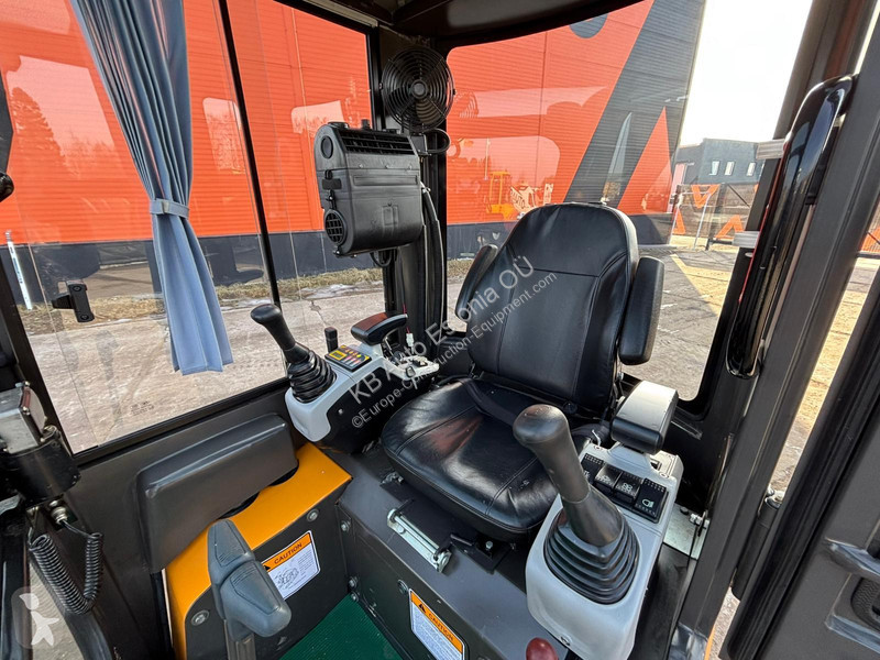 Rýpadlo  EC18 2 BUCKETS / TILT