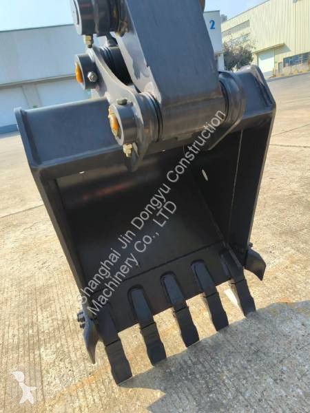 Lopatový nakládač Develon DX60W ECO