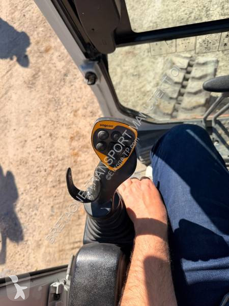 Rýpadlo Takeuchi TB370