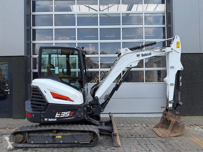 Lopatový nakládač Bobcat z
