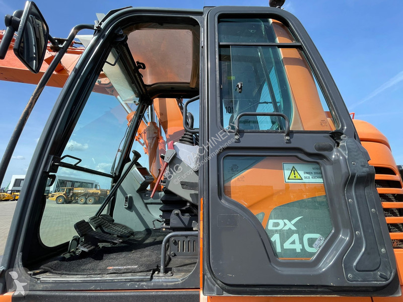 جرافة Doosan