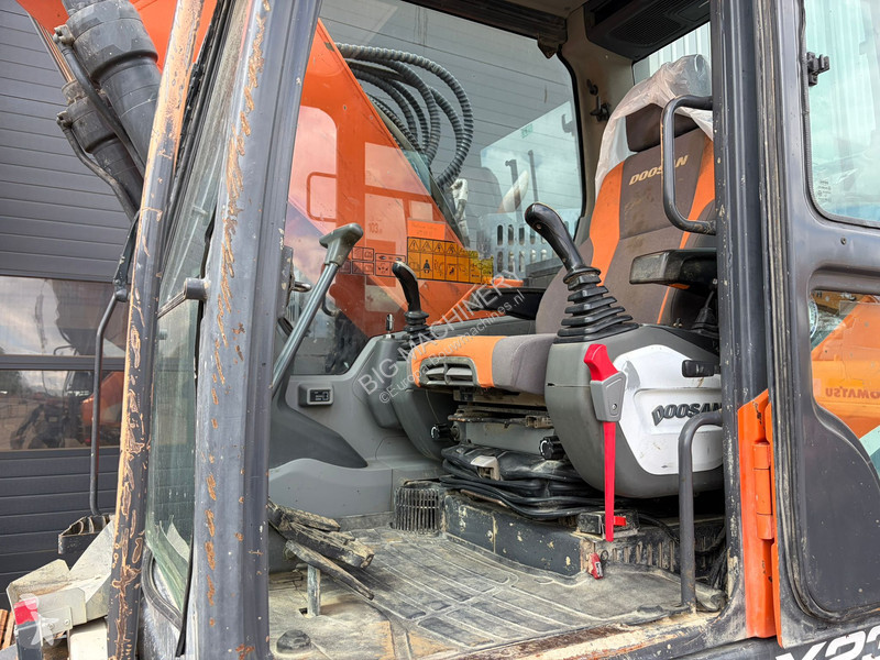 جرافة Doosan