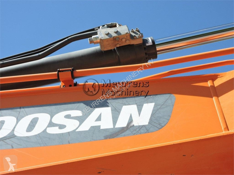 جرافة Doosan