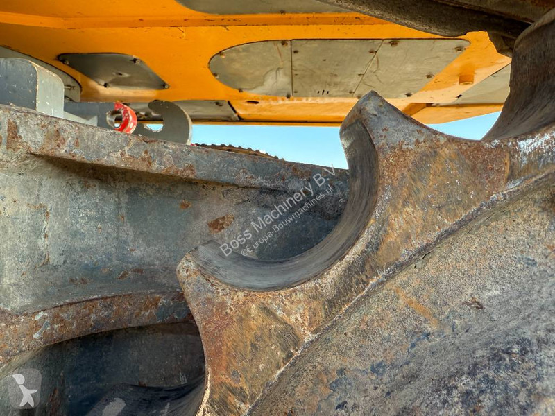 جرافة Liebherr UHD - 23 Meter Demolition Hydr...