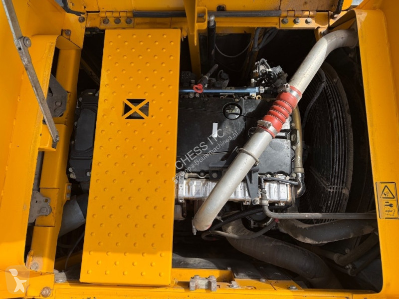 Lopatový nakládač JCB 300 LC 4F - 300 -