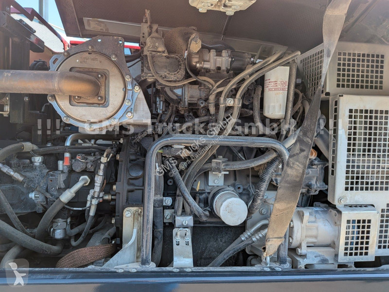 Lopatový nakládač Yanmar 5 W / POWERTILT / 3...