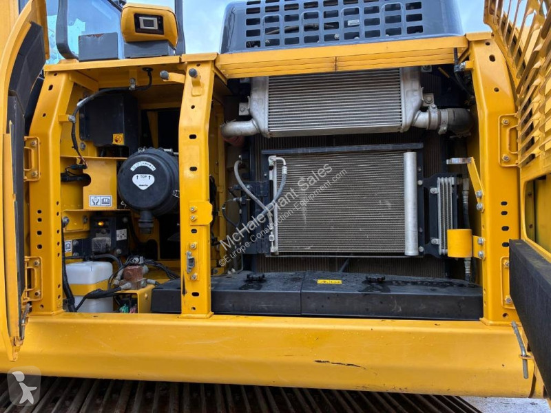 جرافة Komatsu LC11
