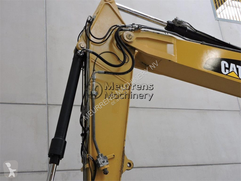 جرافة Caterpillar F