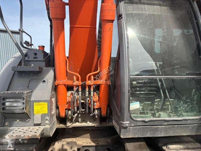 جرافة Hitachi ZX135 US3