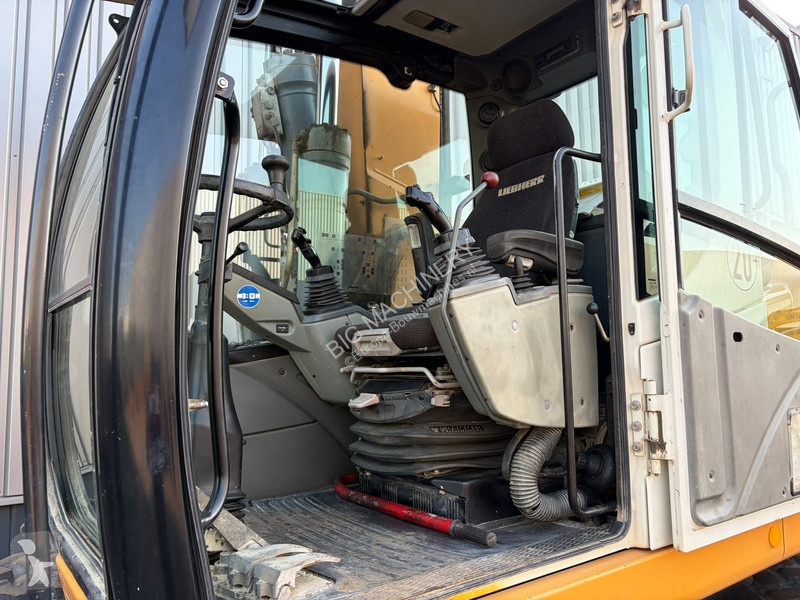 جرافة Liebherr A920