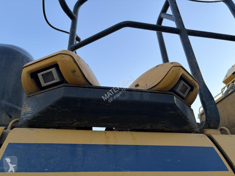 جرافة Komatsu
