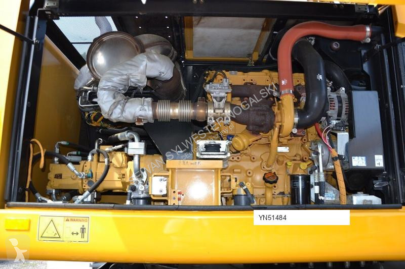 جرافة Caterpillar F