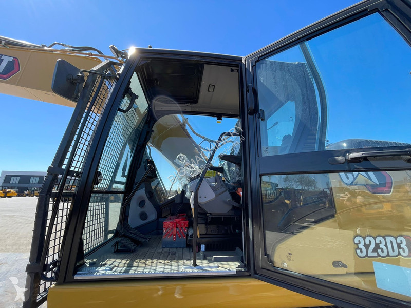 Excavator Caterpillar 3