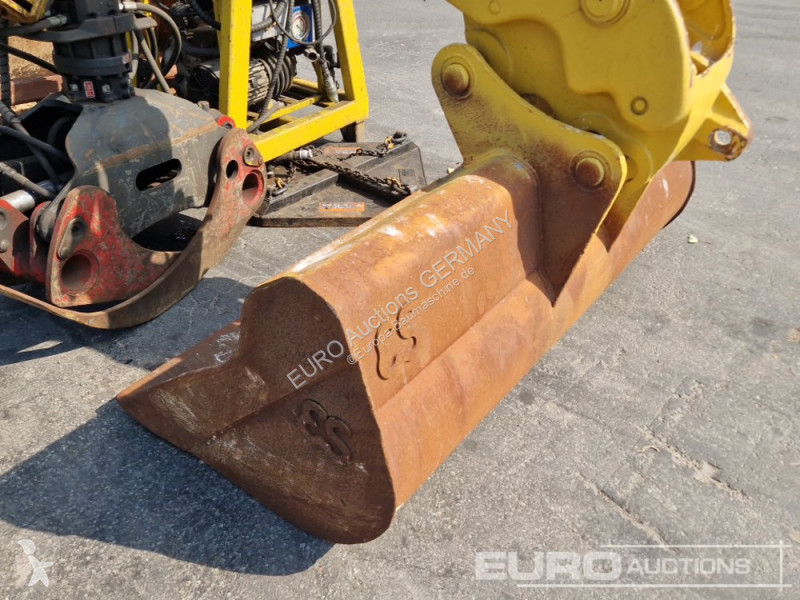 جرافة Komatsu PC138US-2E1