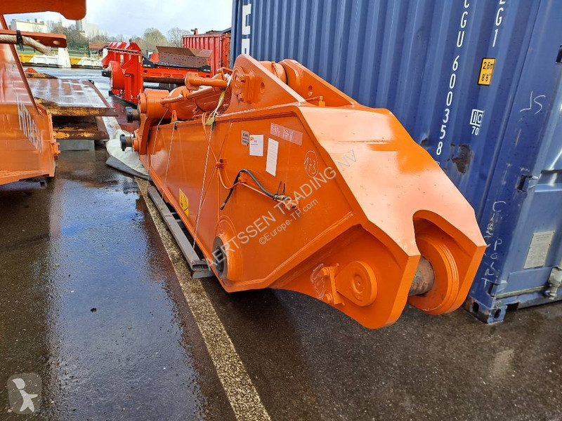 جرافة Hitachi ZX890LCR-7
