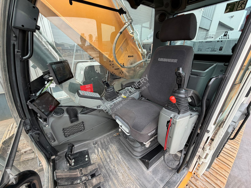 جرافة Liebherr R945 SHD
