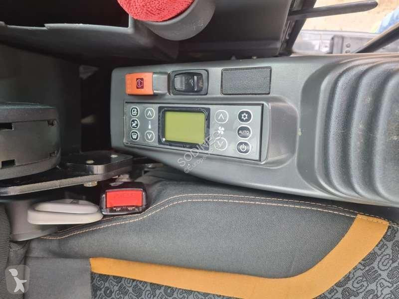 Lopatový nakládač Case CX75C