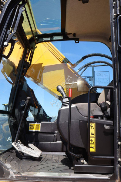 Rýpadlo JCB T4i