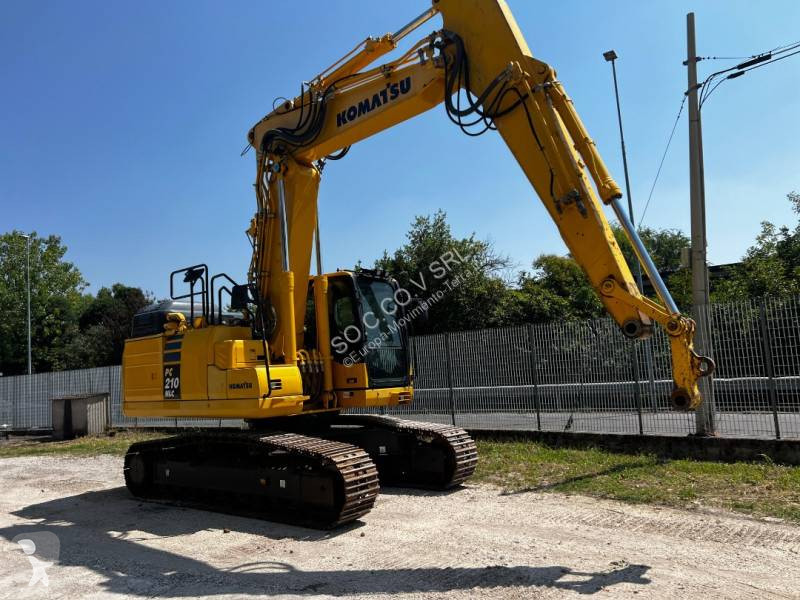 جرافة Komatsu PC210 NLC 11