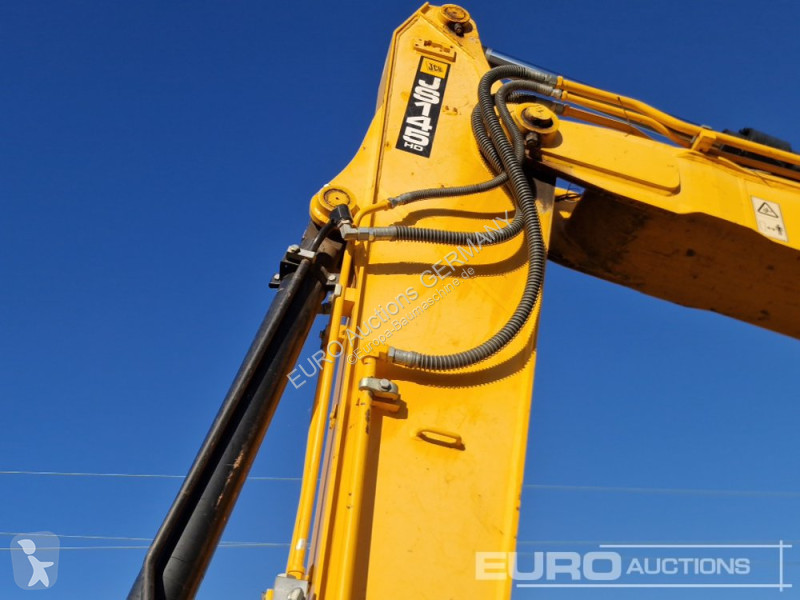 جرافة JCB