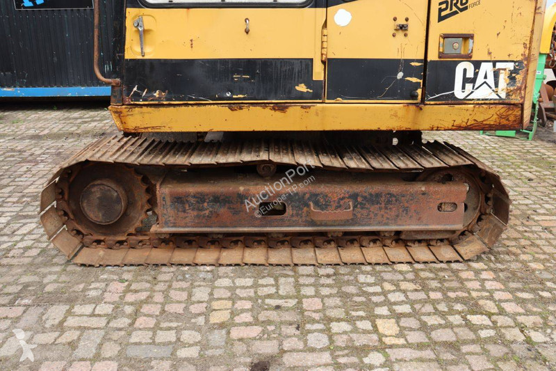 Rýpadlo Caterpillar E70B