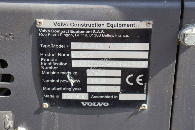جرافة Volvo ECR25D
