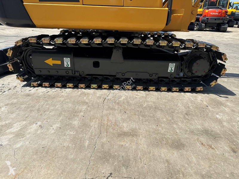 جرافة Komatsu 7