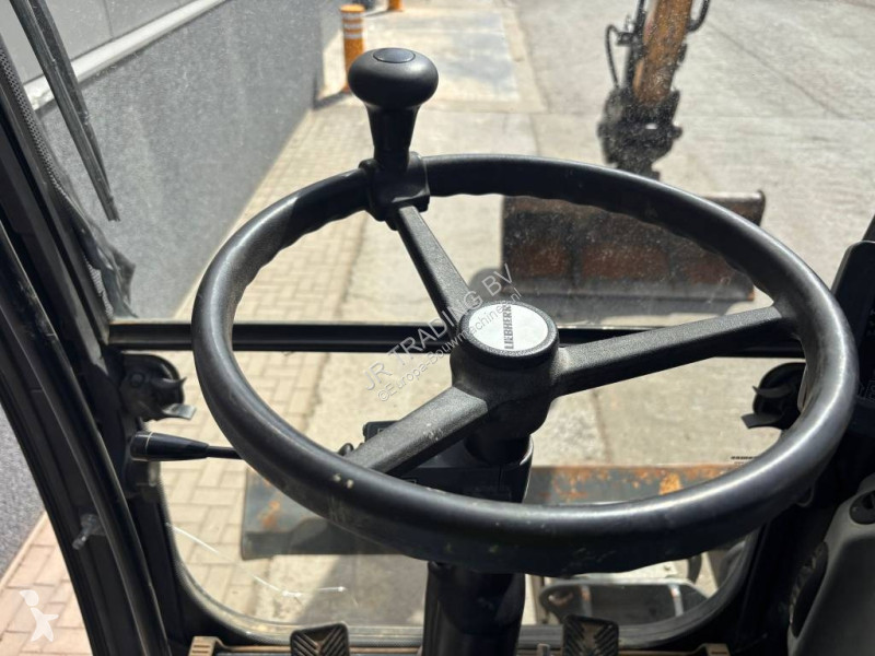 Rýpadlo Liebherr Compact (3 Buckets + Forks)