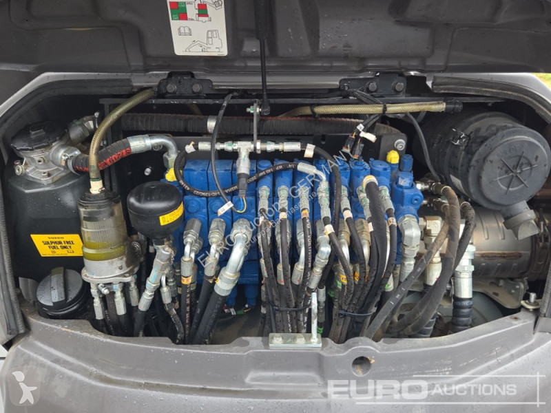 جرافة Volvo ECR50F