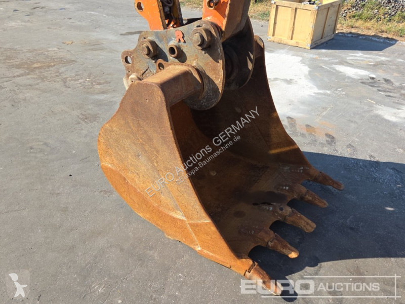 جرافة Komatsu PW148-8