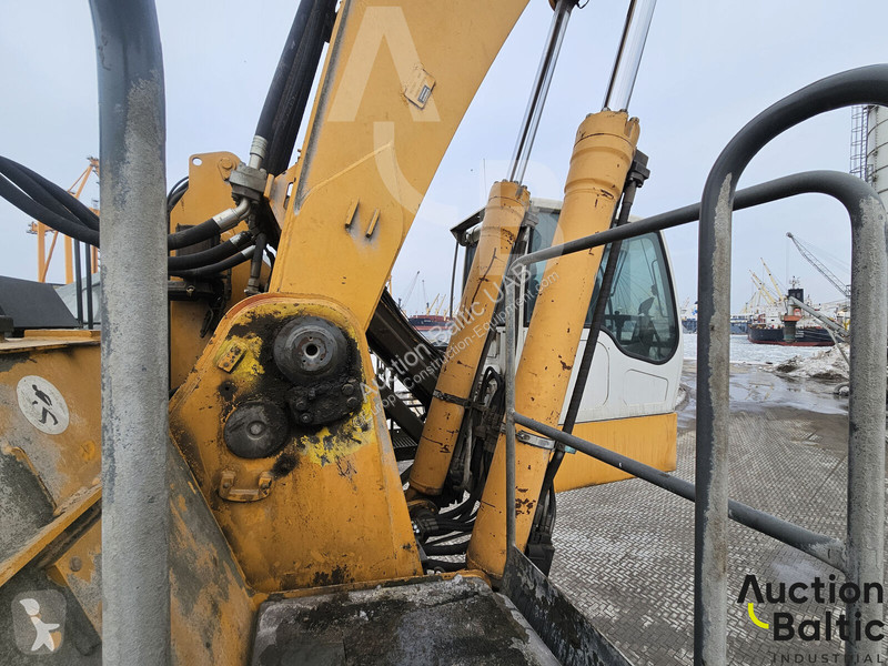 Liebherr A 944 C HD Litronic excavator