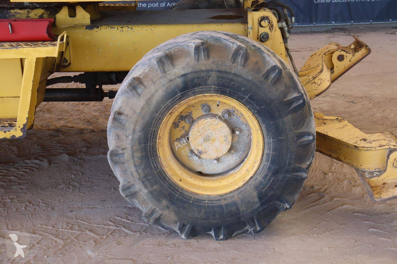 Komatsu 110R excavator