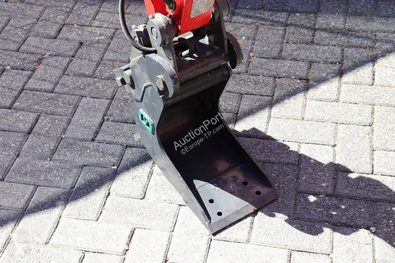 جرافة Yanmar SV08-1A(S)