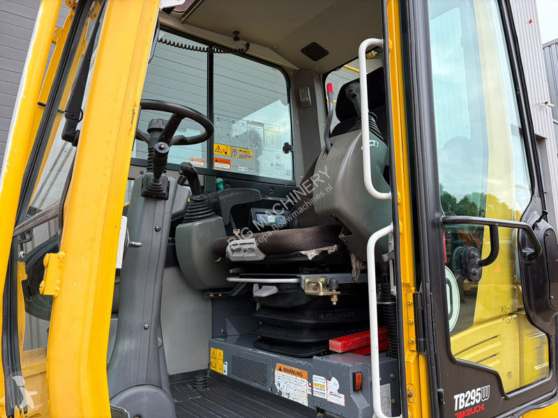 Excavadora Takeuchi TB295W-1