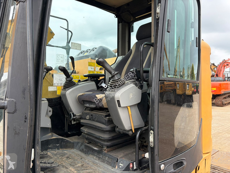 Pelle Caterpillar FLCR