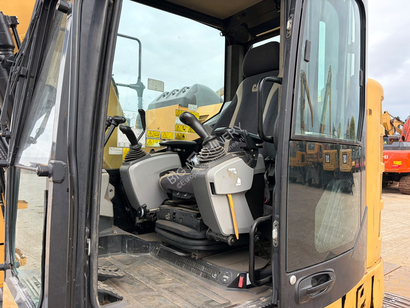 Pelle Caterpillar FLCR