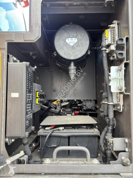 Excavadora Volvo 250 ENL (Two Buckets)